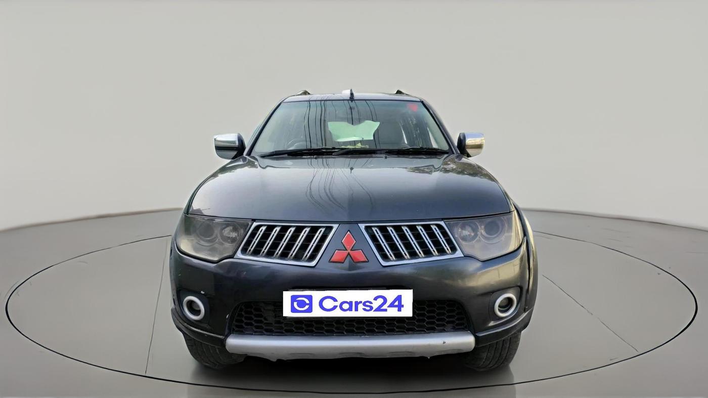 2012 Mitsubishi Pajero Sport 2.5 MT 4X4, Diesel, Manual, 2,11,962 km, exterior