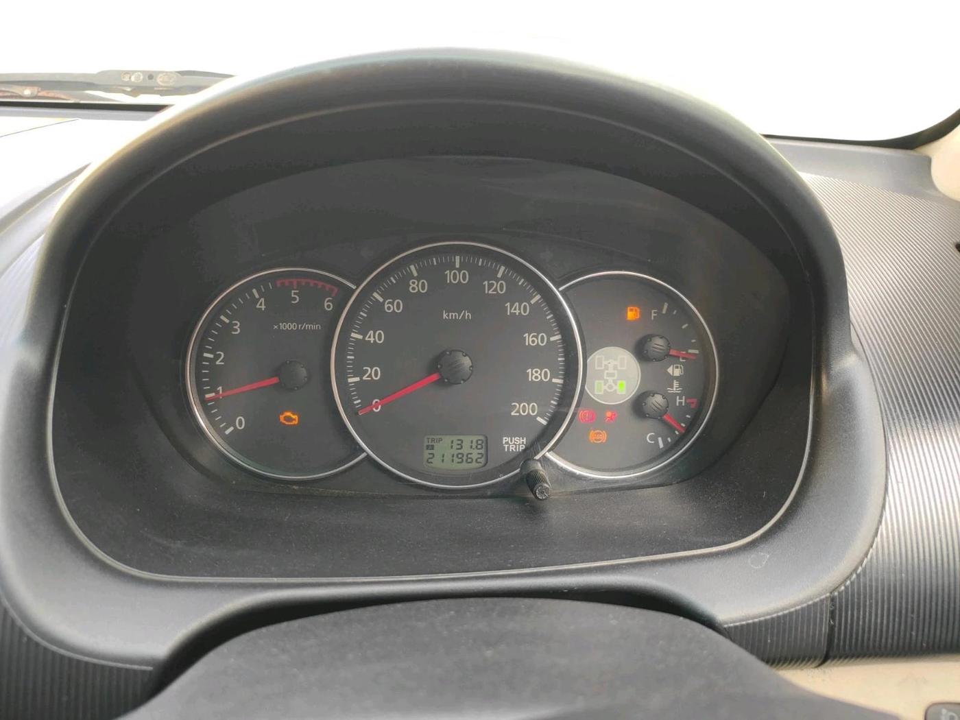 2012 Mitsubishi Pajero Sport 2.5 MT 4X4, Diesel, Manual, 2,11,962 km, interior