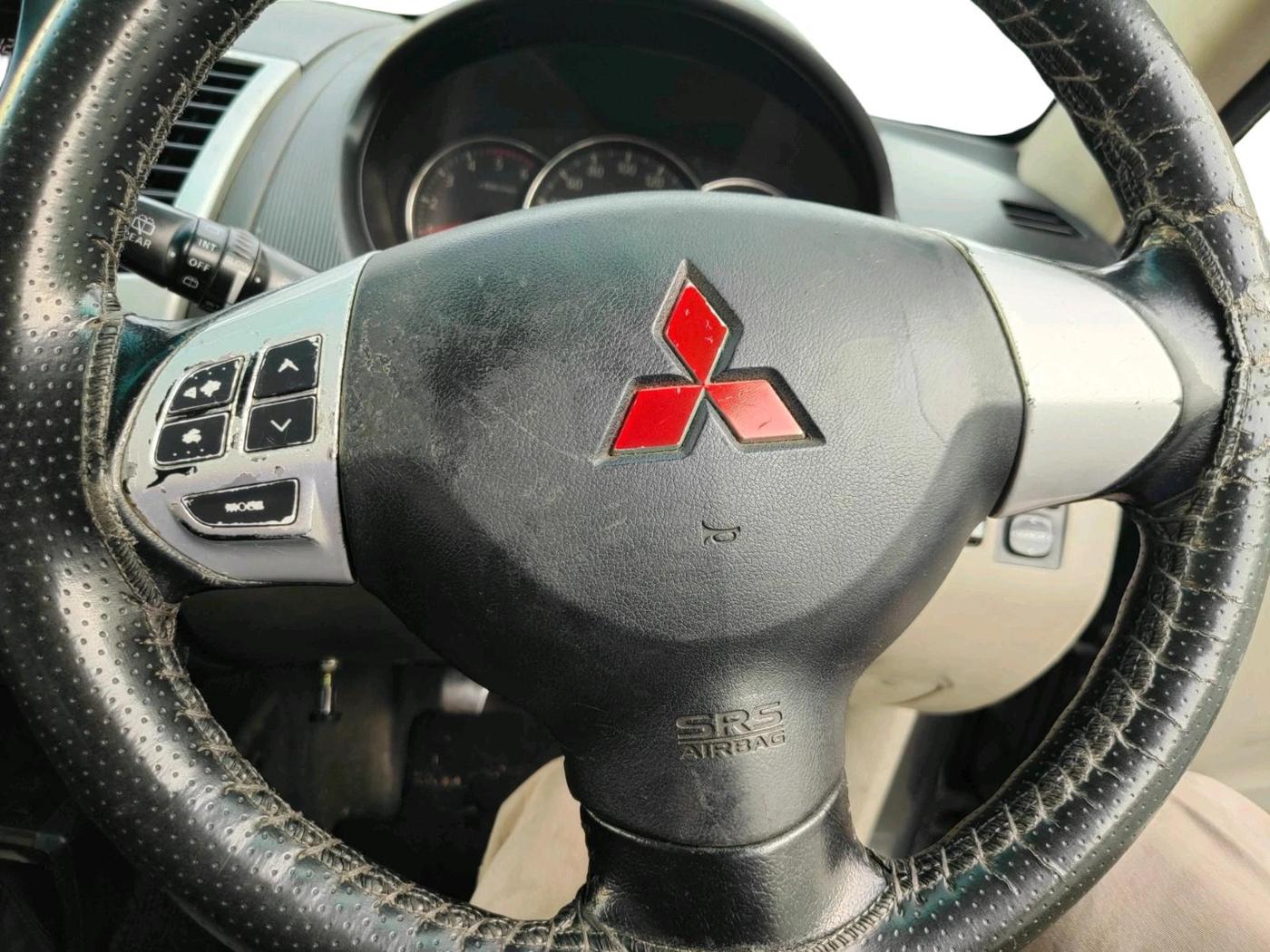 2012 Mitsubishi Pajero Sport 2.5 MT 4X4, Diesel, Manual, 2,11,962 km, interior