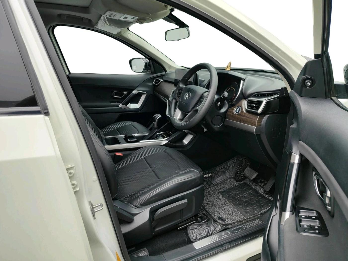 2023 Tata Harrier XTA 2.0L KRYOTEC PLUS, Diesel, Automatic, 7,027 km, interior