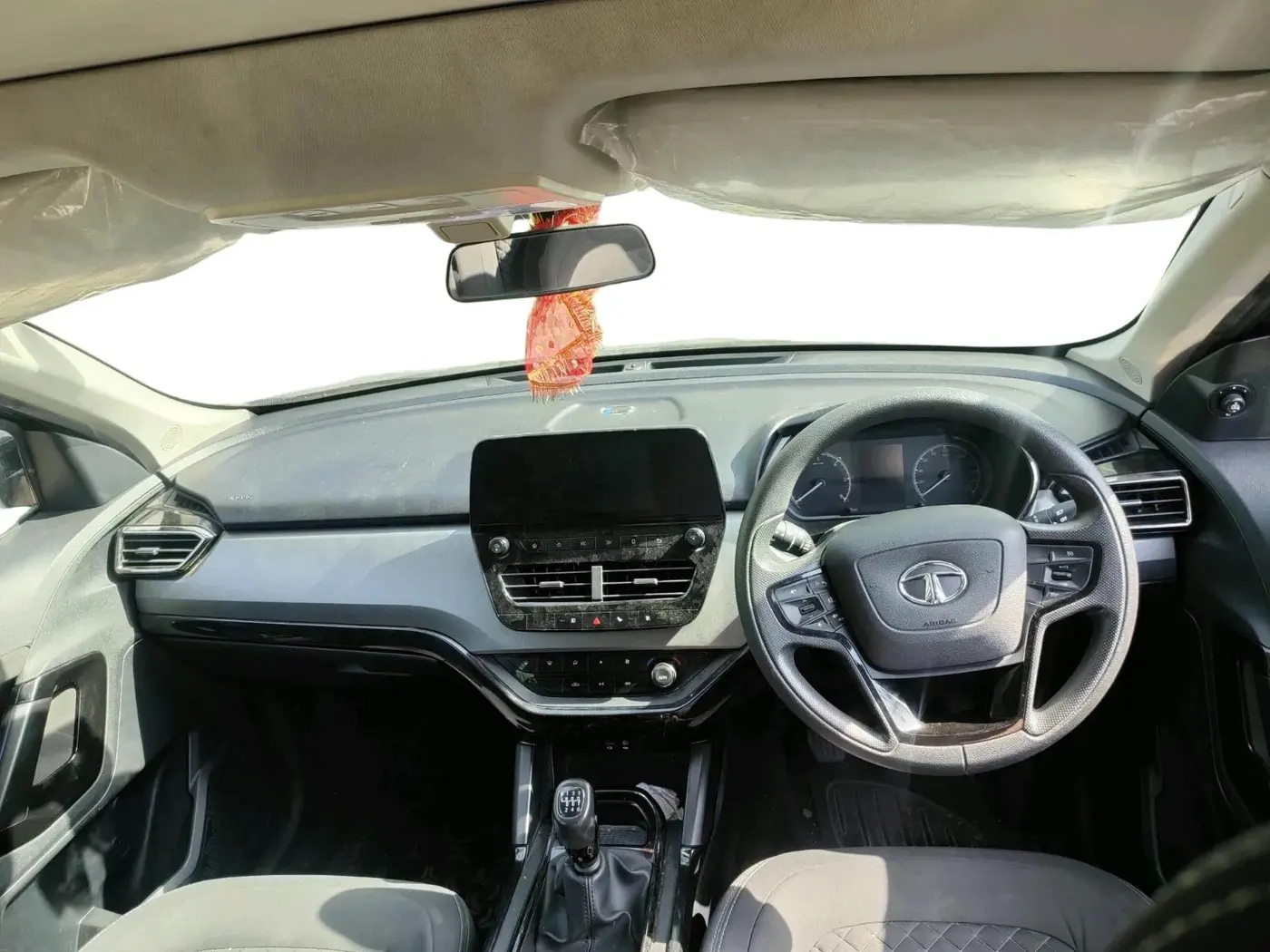 2022 Tata Harrier XT PLUS 2.0L KRYOTEC DARK EDITON, Diesel, Manual, 29,002 km, interior