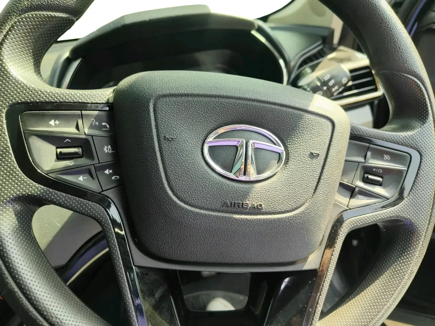 2022 Tata Harrier XT PLUS 2.0L KRYOTEC DARK EDITON, Diesel, Manual, 29,002 km, interior