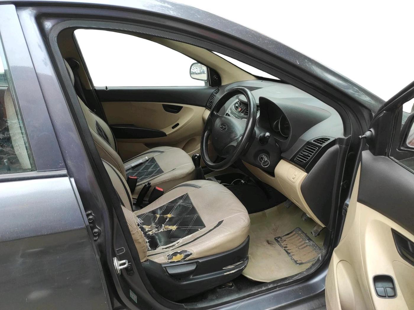 2015 Hyundai Eon MAGNA +, Petrol, Manual, 1,25,226 km, interior