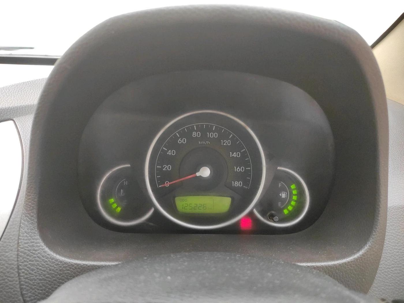 2015 Hyundai Eon MAGNA +, Petrol, Manual, 1,25,226 km, interior