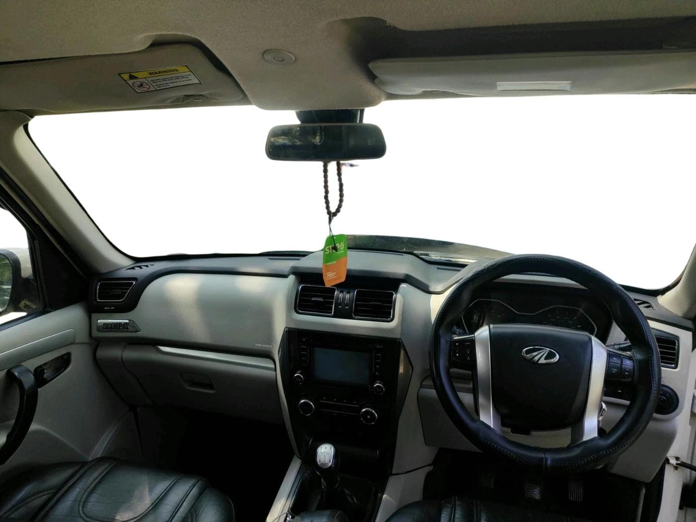 2016 Mahindra Scorpio S10 1.99, Diesel, Manual, 1,05,273 km, interior