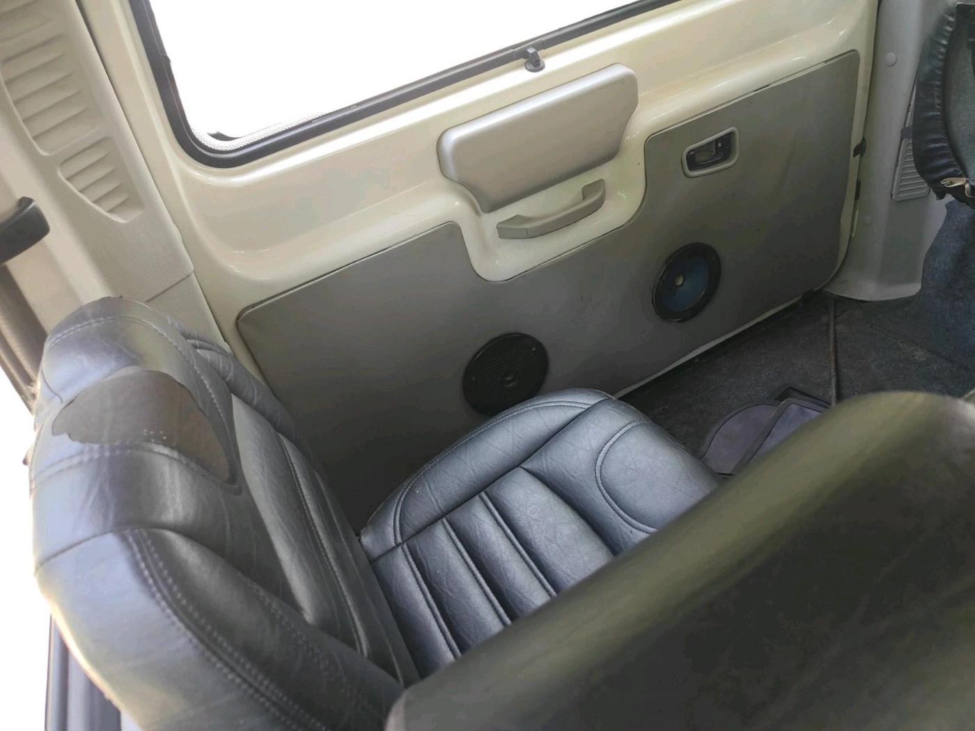 2016 Mahindra Scorpio S10 1.99, Diesel, Manual, 1,05,273 km, interior