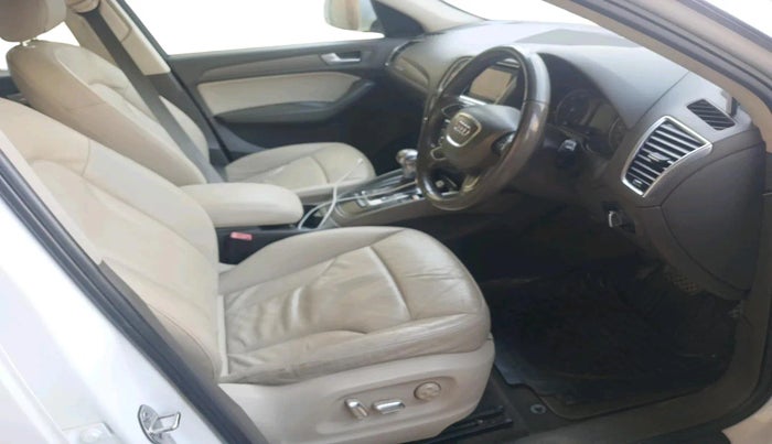 2013 Audi Q5 2.0 TDI QUATTRO, Diesel, Automatic, 1,39,362 km, interior