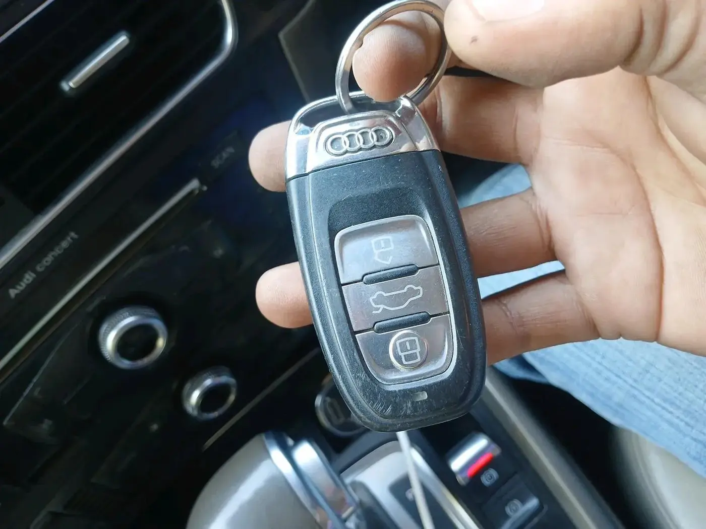 2013 Audi Q5 2.0 TDI QUATTRO, Diesel, Automatic, 1,39,362 km, interior