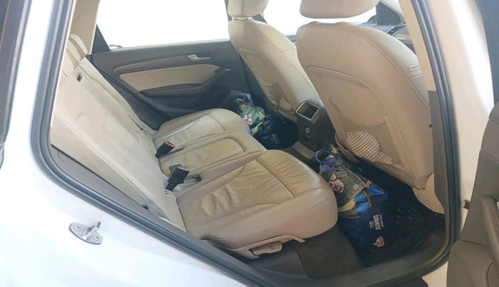 2013 Audi Q5 2.0 TDI QUATTRO, Diesel, Automatic, 1,39,362 km, interior