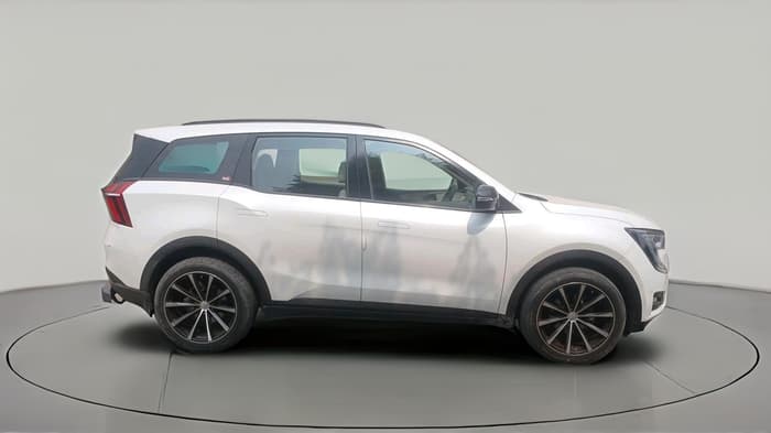 2023 Mahindra XUV700 AX 5 P AT 5 STR, Petrol, Automatic, 41,384 km, exterior