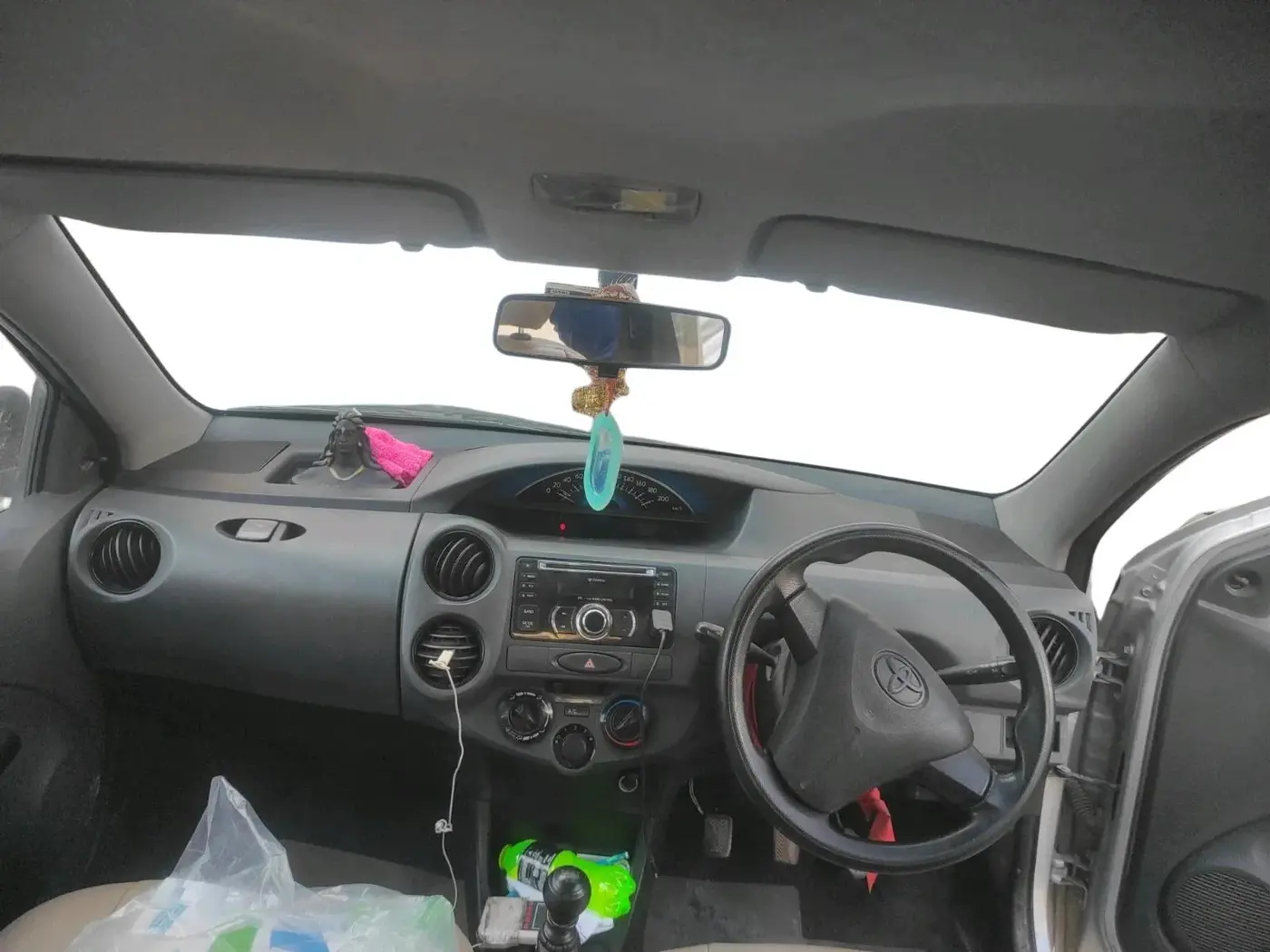 2013 Toyota Etios Liva GD, Diesel, Manual, 1,35,966 km, interior