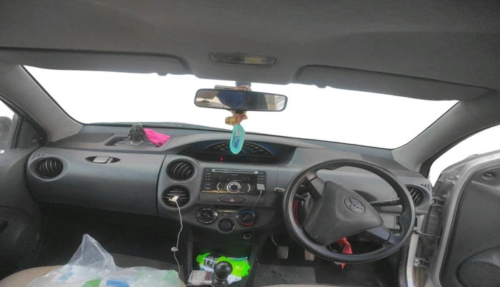 2013 Toyota Etios Liva GD, Diesel, Manual, 1,35,966 km, interior