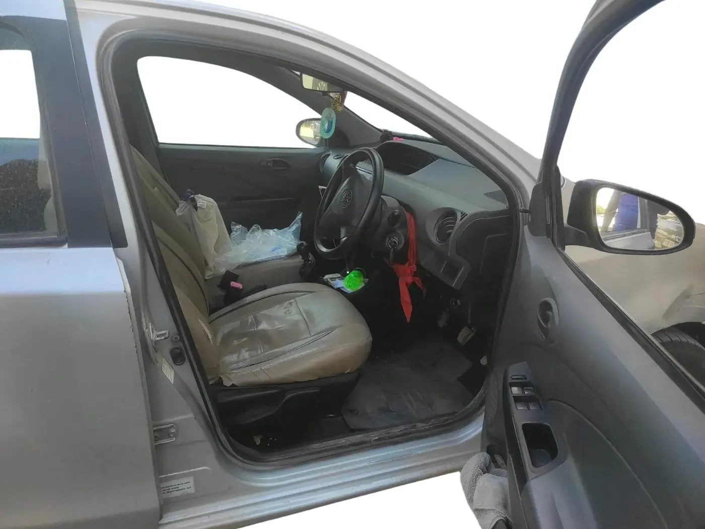 2013 Toyota Etios Liva GD, Diesel, Manual, 1,35,966 km, interior