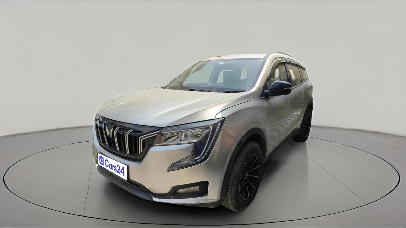 2022 Mahindra XUV700 MX D MT 5 STR, Diesel, Manual, 1,00,124 km, exterior