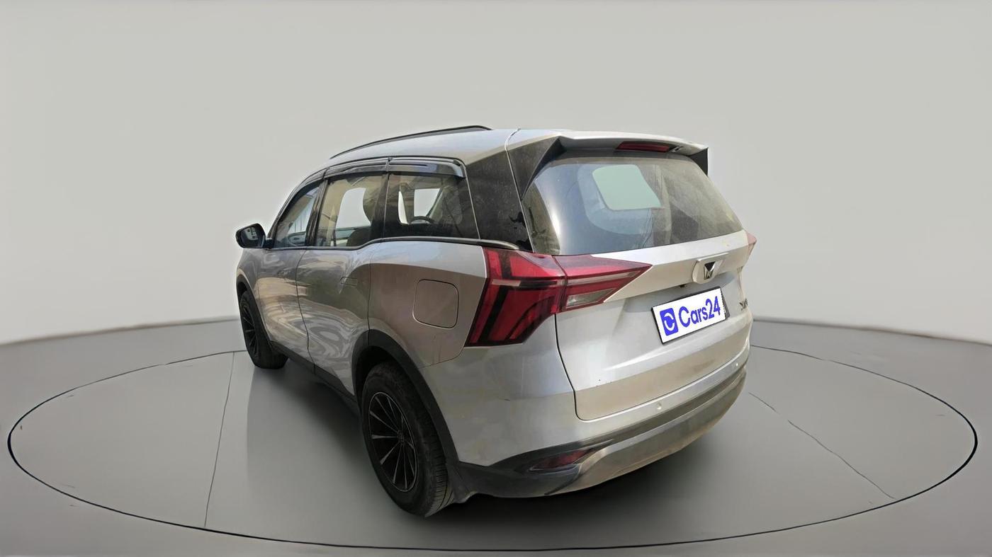 2022 Mahindra XUV700 MX D MT 5 STR, Diesel, Manual, 1,00,124 km, exterior