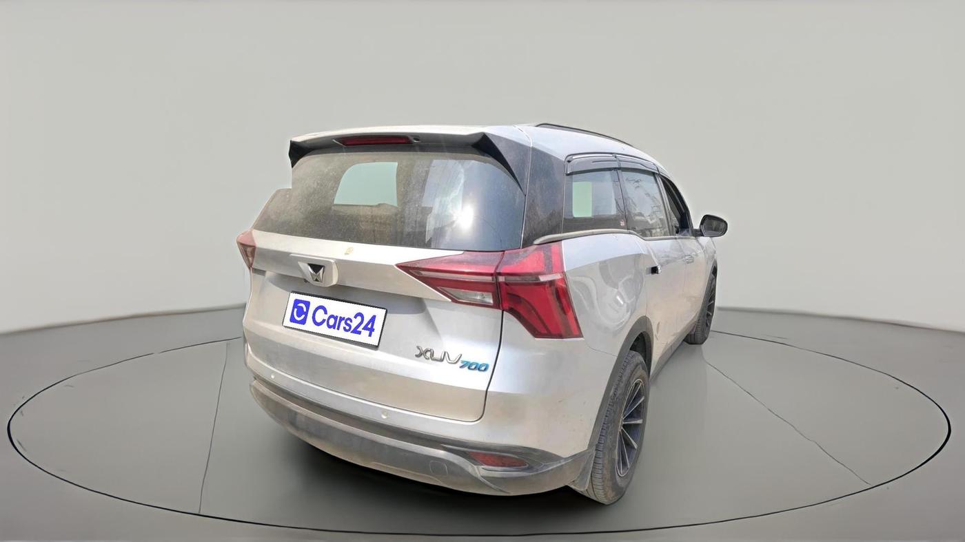 2022 Mahindra XUV700 MX D MT 5 STR, Diesel, Manual, 1,00,124 km, exterior