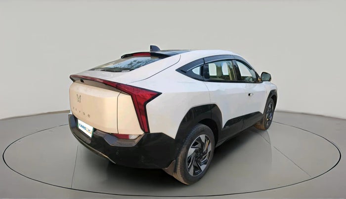 2025 Mahindra XEV 9e Pack Three B79 KWH, Electric, Automatic, 11,936 km, exterior