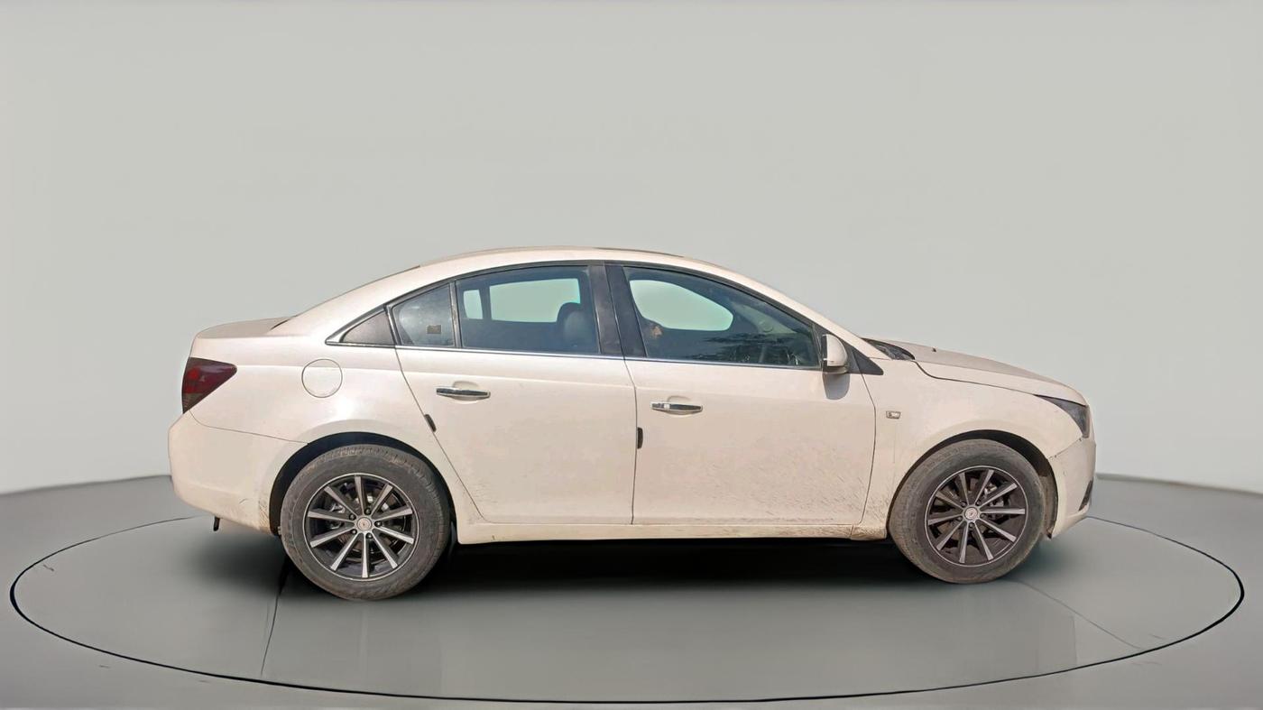 2010 Chevrolet Cruze LTZ, Diesel, Manual, 56,773 km, exterior