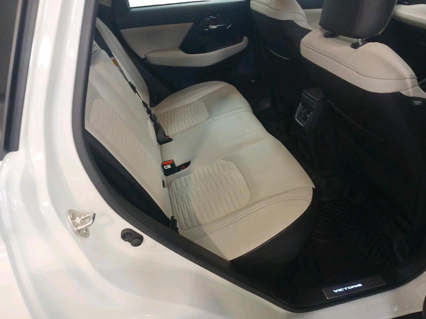 2025 Maruti Victoris Zxi Plus (O) 1.5 6AT, Petrol, Automatic, 4,150 km, interior
