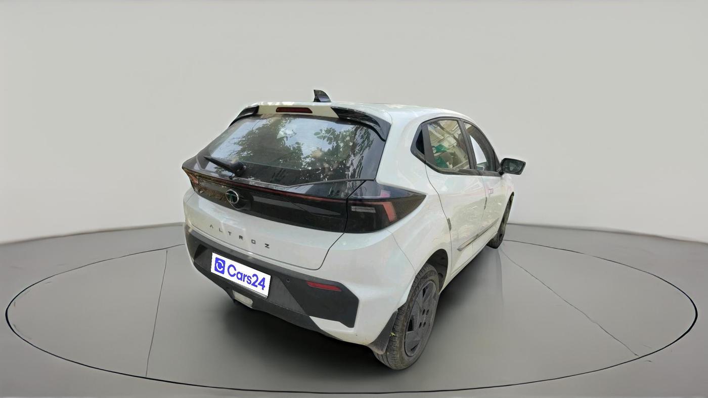 2025 Tata ALTROZ Creative Petrol 5AMT, Petrol, Automatic, 10,647 km, exterior