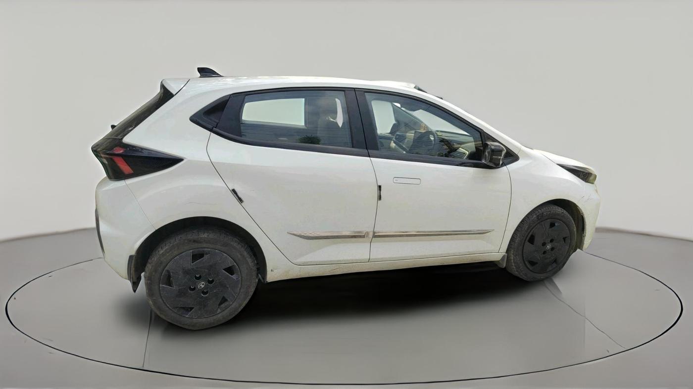 2025 Tata ALTROZ Creative Petrol 5AMT, Petrol, Automatic, 10,647 km, exterior