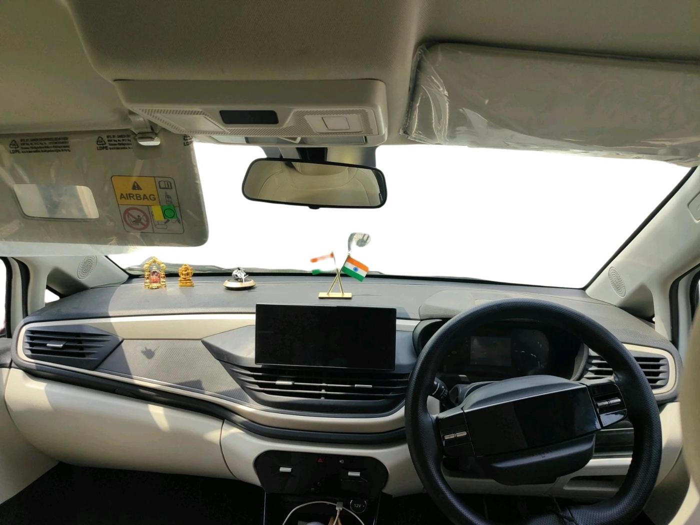 2025 Tata ALTROZ Creative Petrol 5AMT, Petrol, Automatic, 10,647 km, interior