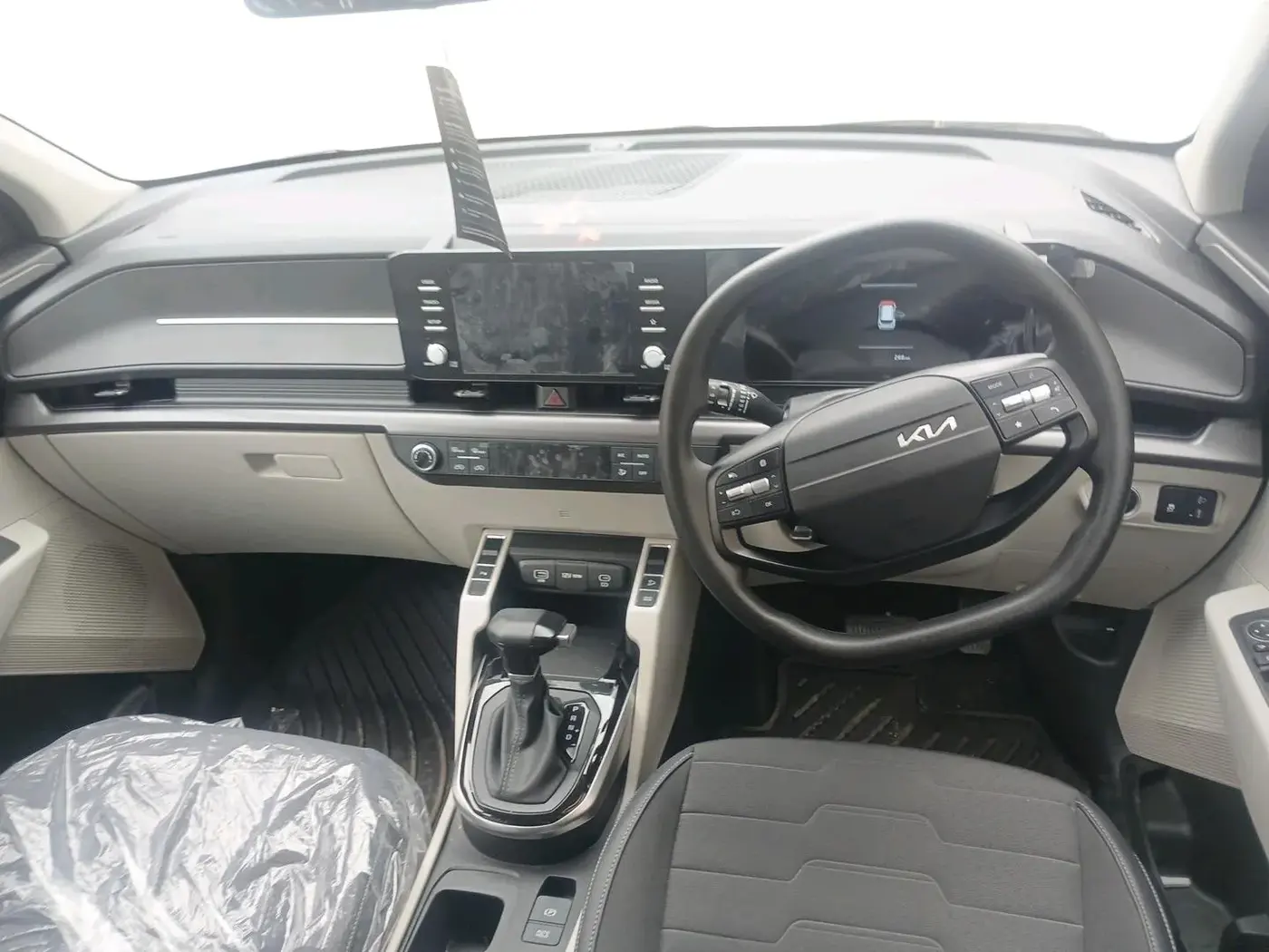 2025 KIA Carens Clavis HTK Plus 1.5 Diesel AT, Diesel, Automatic, 266 km, interior