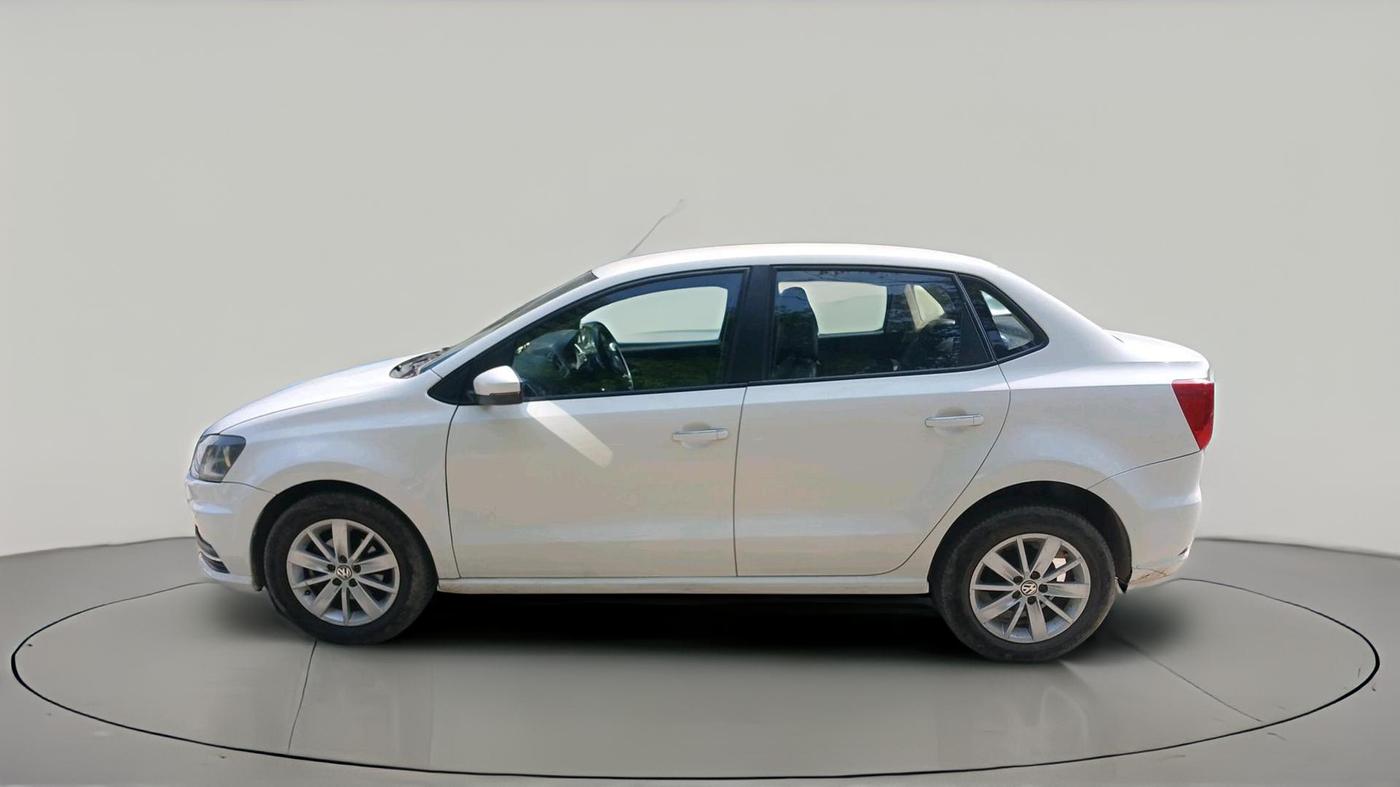 2016 Volkswagen Ameo HIGHLINE DSG 1.5 DIESEL , Diesel, Automatic, 1,17,980 km, exterior