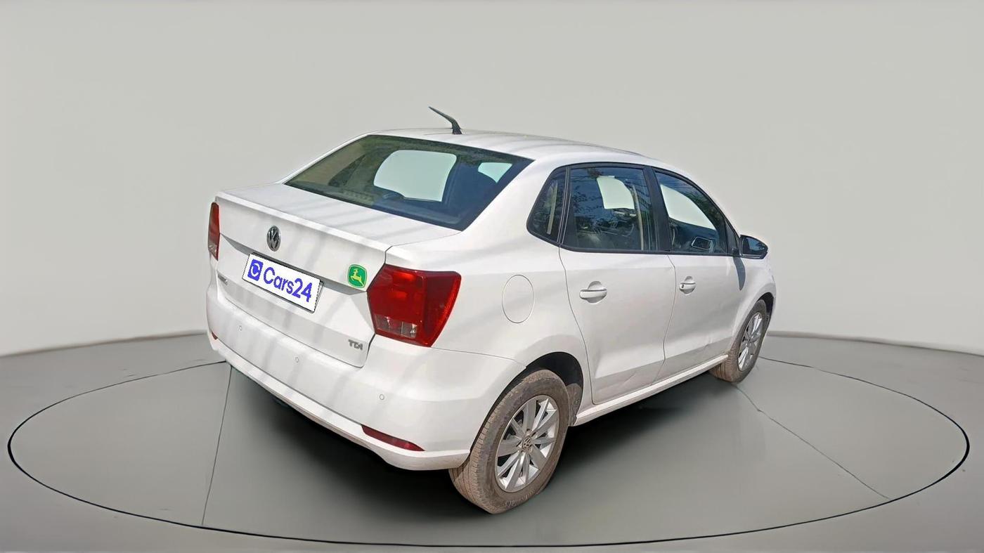 2016 Volkswagen Ameo HIGHLINE DSG 1.5 DIESEL , Diesel, Automatic, 1,17,980 km, exterior