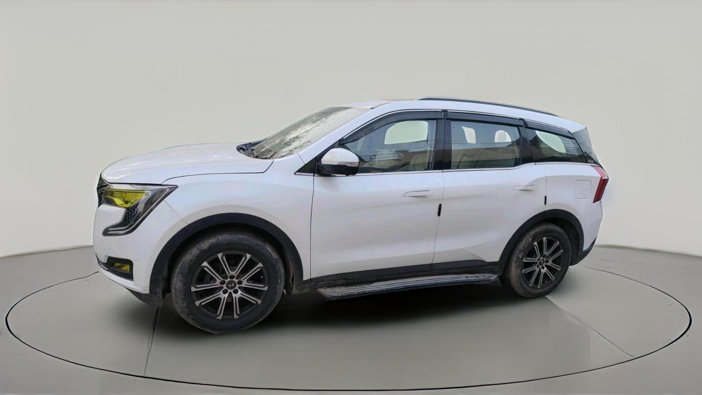 2022 Mahindra XUV700 AX 7 LUXURY D AT 7 STR, Diesel, Automatic, 48,306 km, exterior