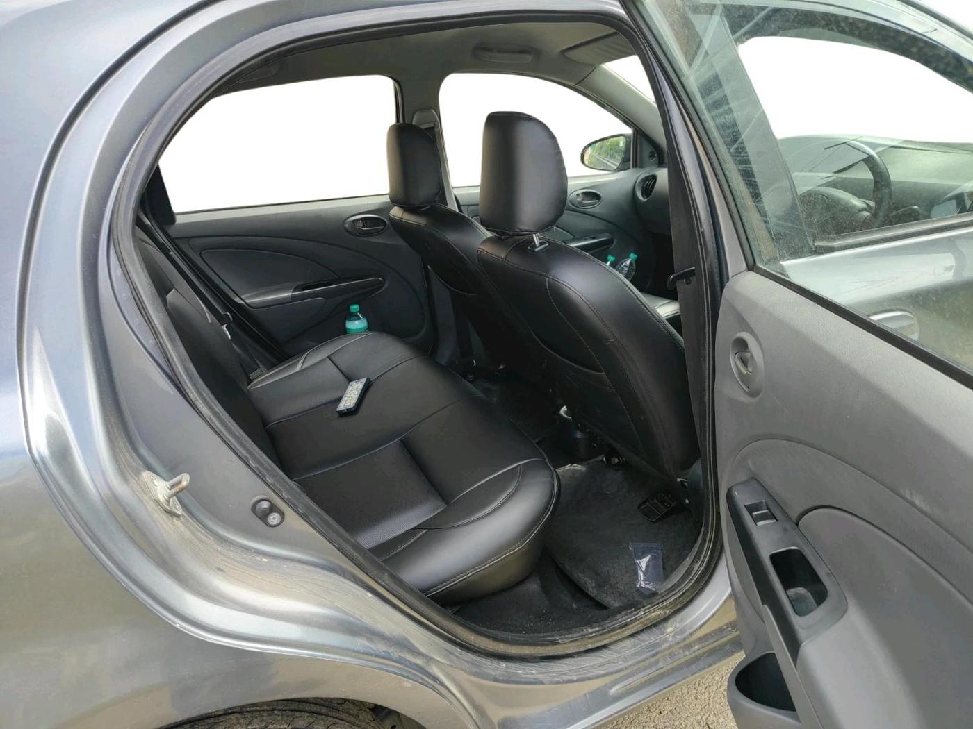 2013 Toyota Etios Liva GD, Diesel, Manual, 1,18,830 km, interior