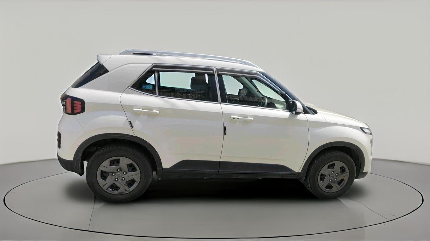 2023 Hyundai VENUE SX 1.2 PETROL, Petrol, Manual, 39,500 km, exterior