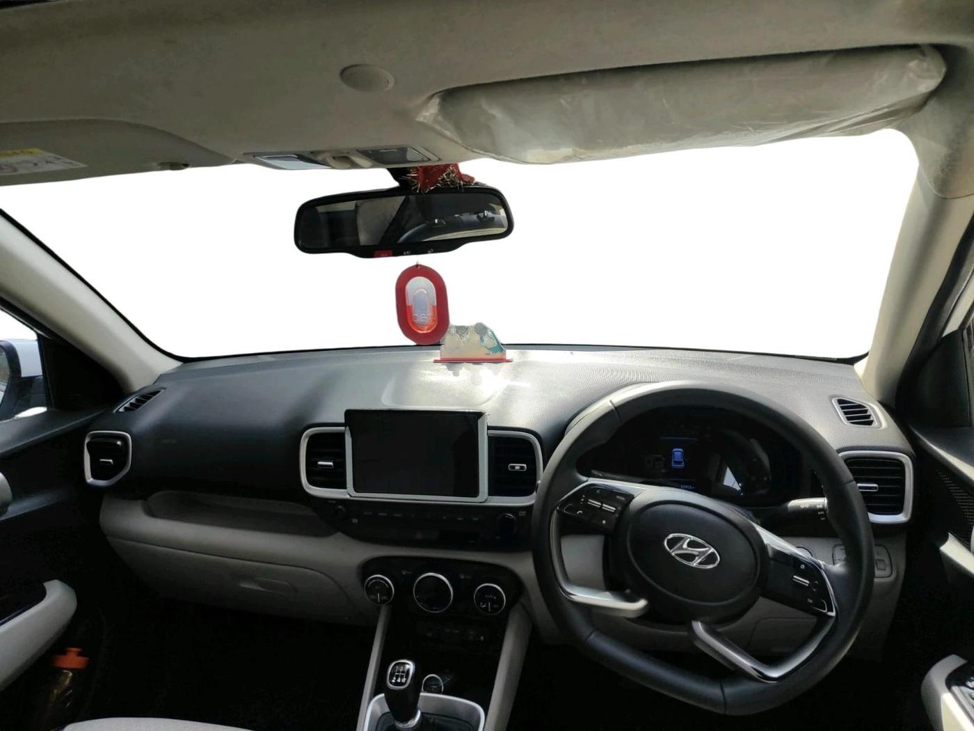 2023 Hyundai VENUE SX 1.2 PETROL, Petrol, Manual, 39,500 km, interior