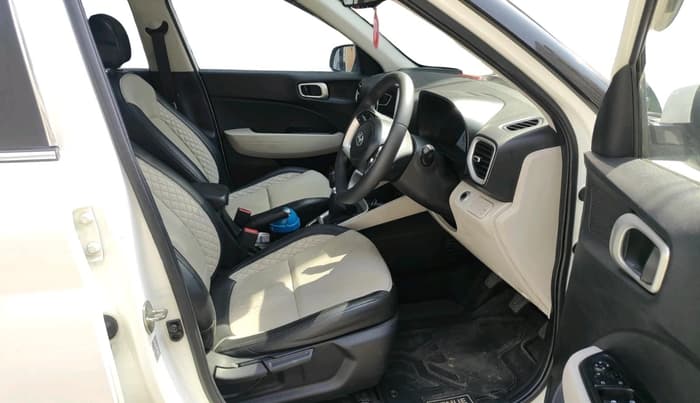 2023 Hyundai VENUE SX 1.2 PETROL, Petrol, Manual, 33,906 km, interior
