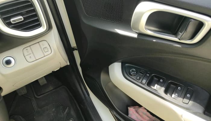 2023 Hyundai VENUE SX 1.2 PETROL, Petrol, Manual, 33,906 km, interior