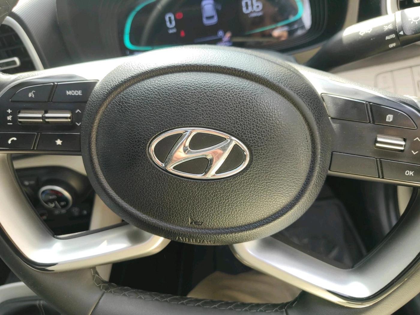 2023 Hyundai VENUE SX 1.2 PETROL, Petrol, Manual, 39,500 km, interior