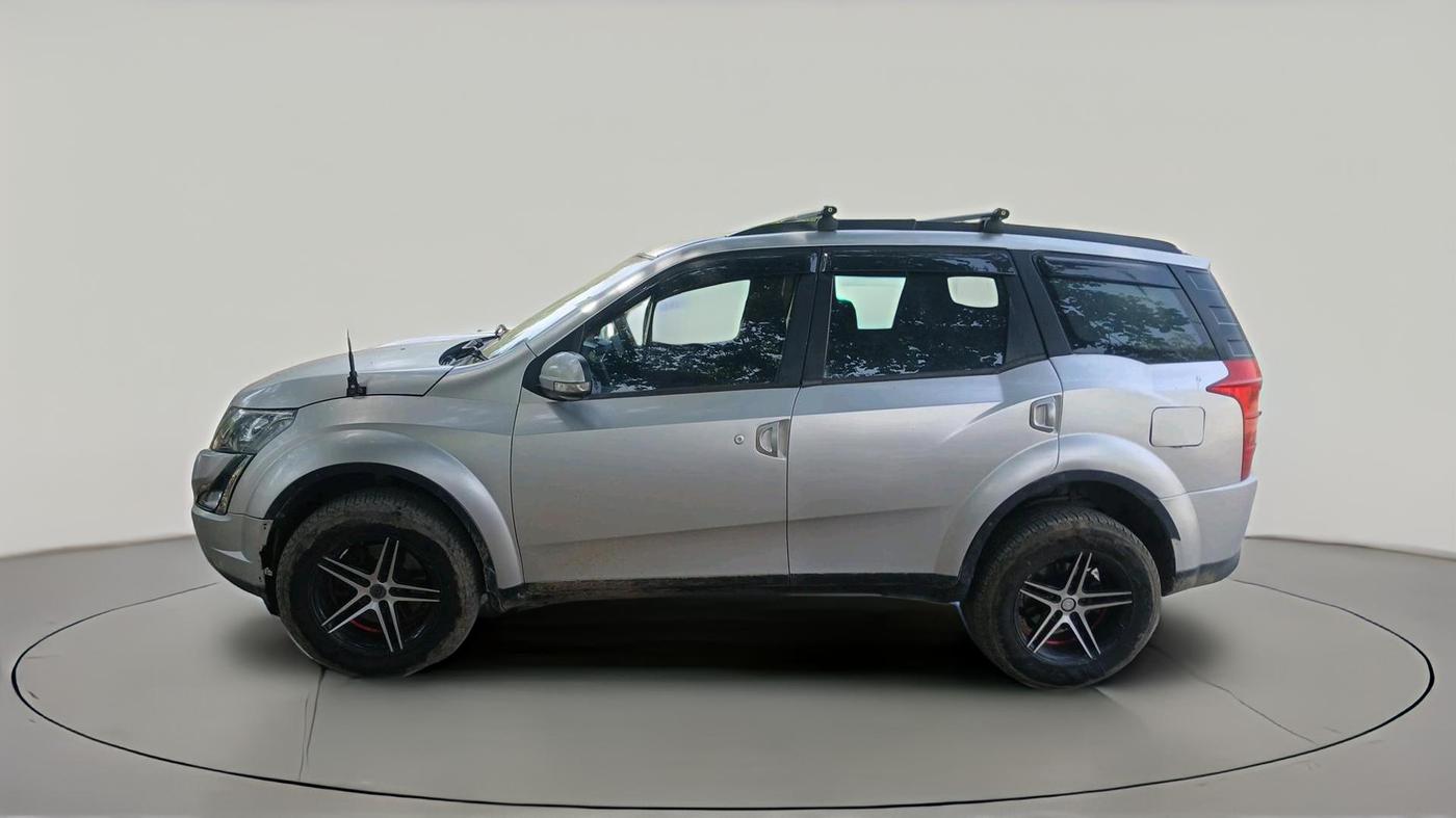 2015 Mahindra XUV500 W6, Diesel, Manual, 1,00,469 km, exterior