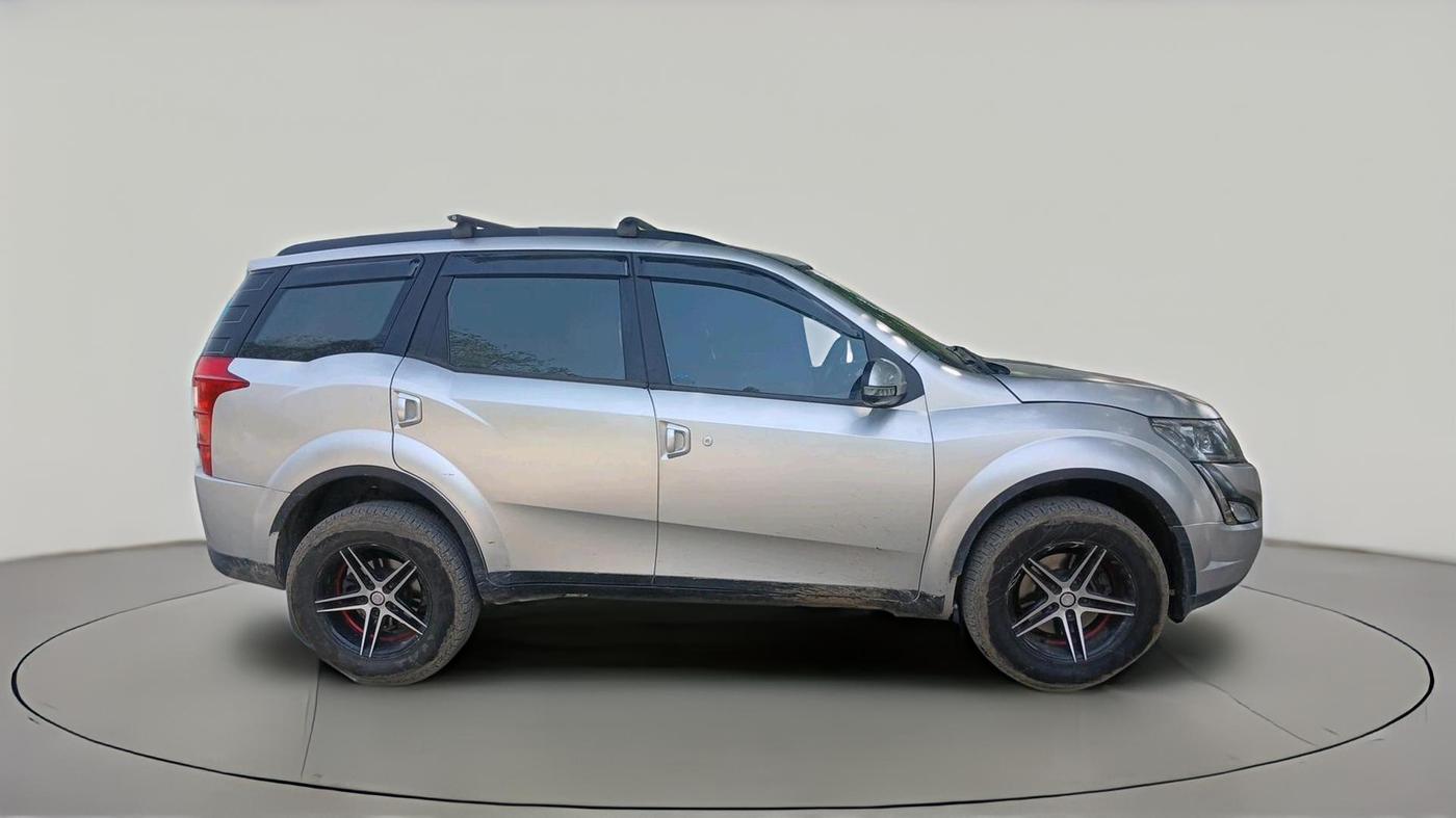 2015 Mahindra XUV500 W6, Diesel, Manual, 1,00,469 km, exterior