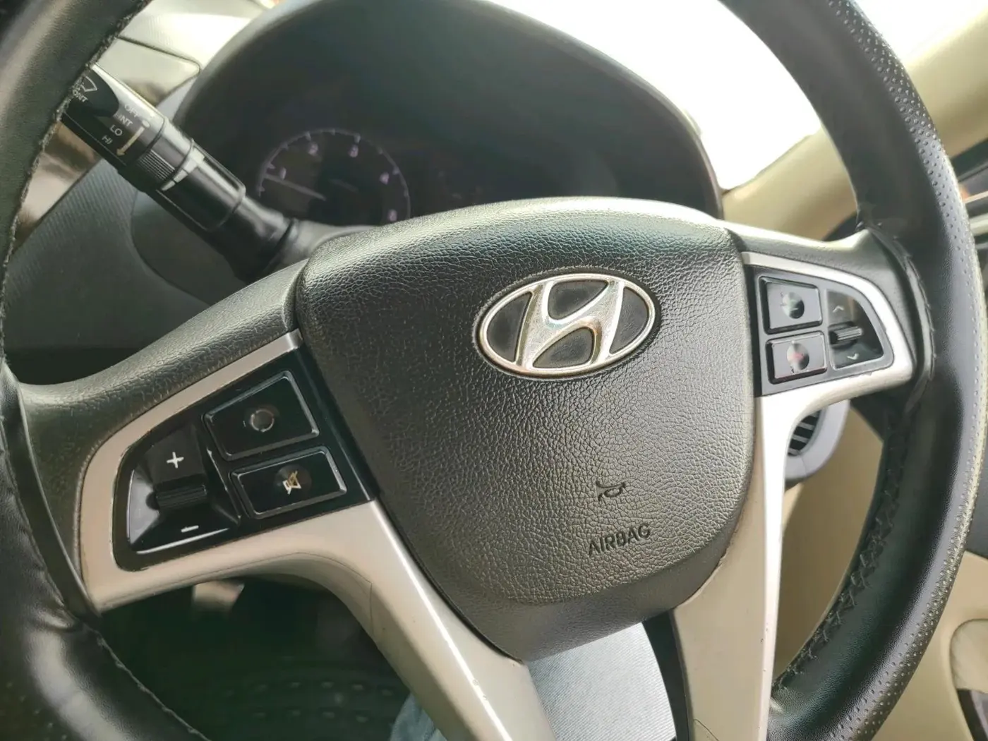 2011 Hyundai Verna FLUIDIC 1.6 CRDI SX, Diesel, Manual, 1,26,208 km, interior