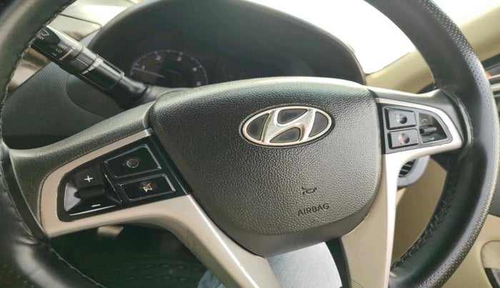 2011 Hyundai Verna FLUIDIC 1.6 CRDI SX, Diesel, Manual, 1,26,208 km, interior