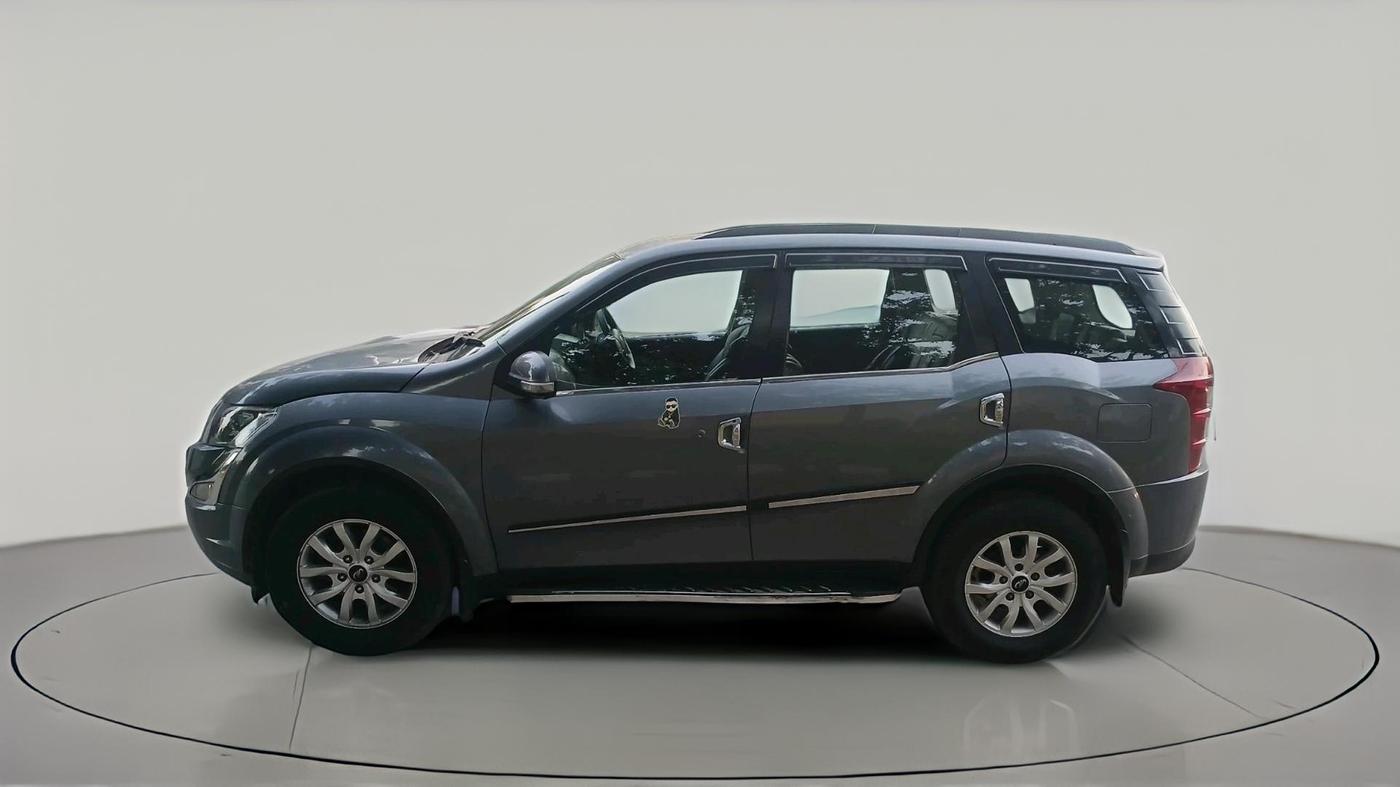 2015 Mahindra XUV500 W10, Diesel, Manual, 1,11,607 km, exterior