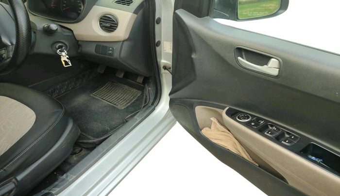 2015 Hyundai Grand i10 SPORTZ 1.2 KAPPA VTVT, Petrol, Manual, 1,61,469 km, interior