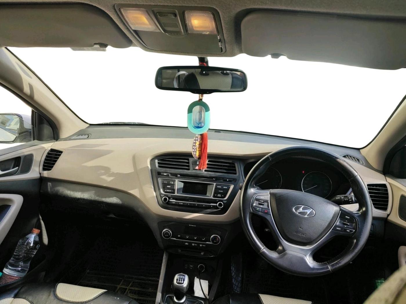 2015 Hyundai Elite i20 SPORTZ 1.2 (O), Petrol, Manual, 1,24,973 km, interior