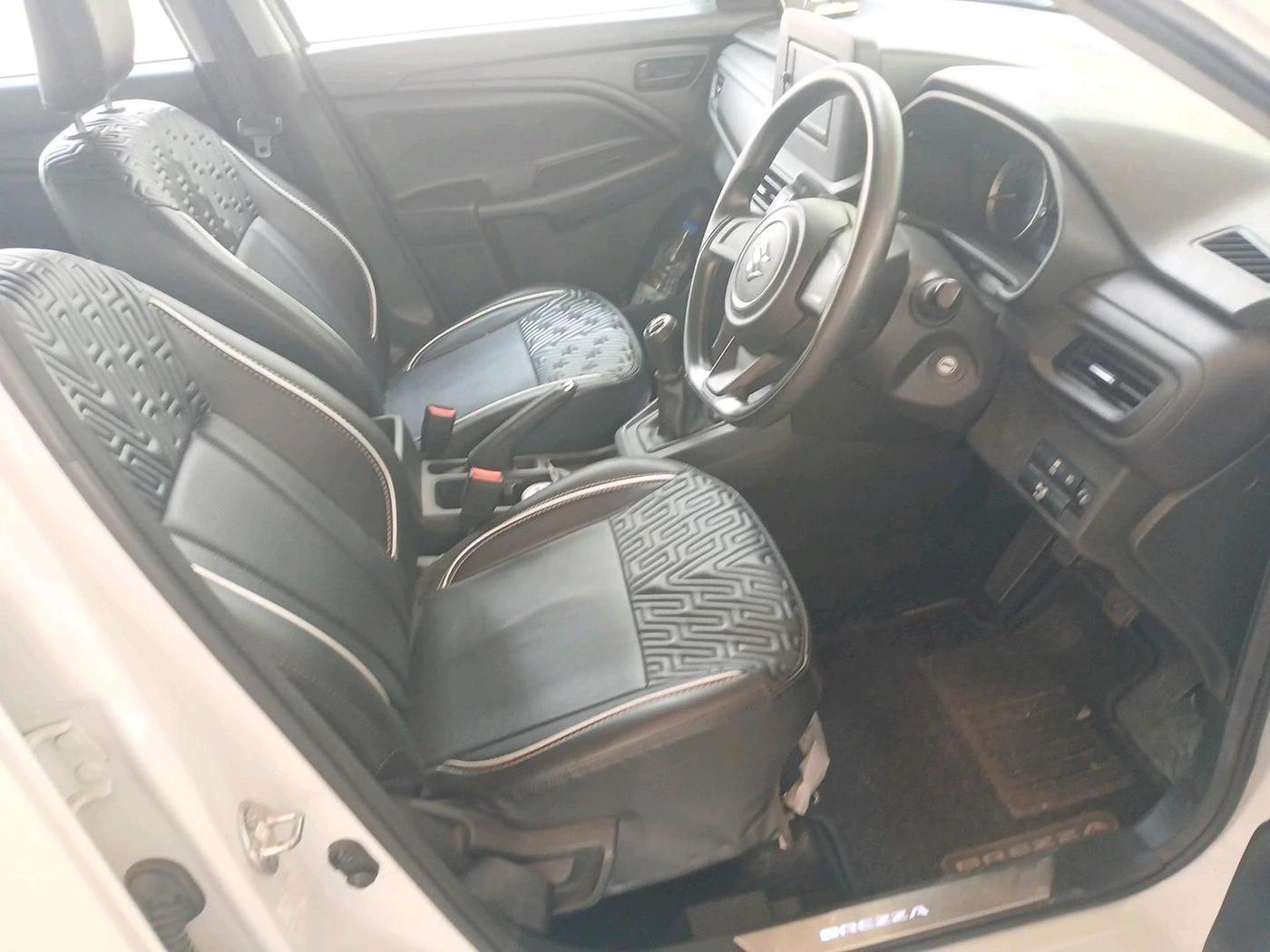 2023 Maruti BREZZA LXI S- CNG, CNG, Manual, 19,319 km, interior