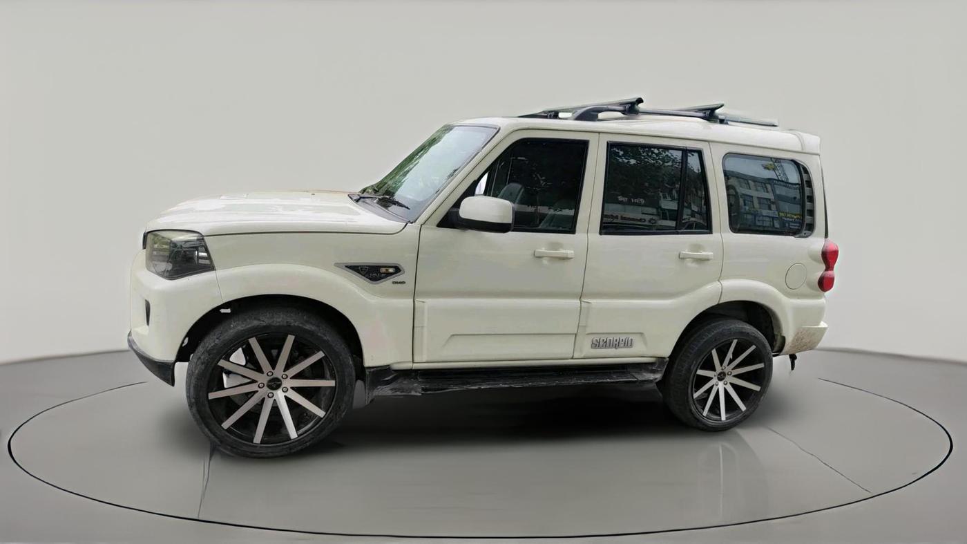 2018 Mahindra Scorpio S7, Diesel, Manual, 97,072 km, exterior