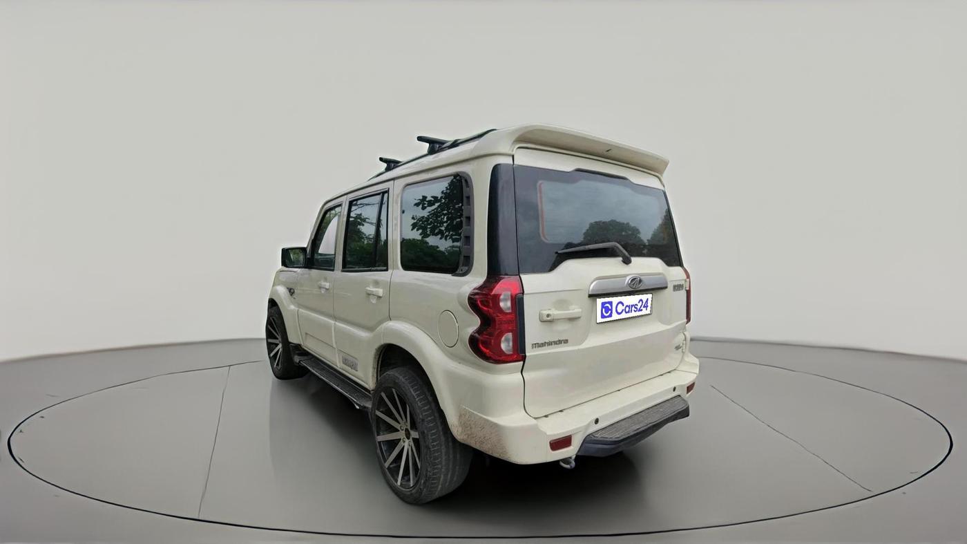 2018 Mahindra Scorpio S7, Diesel, Manual, 97,072 km, exterior