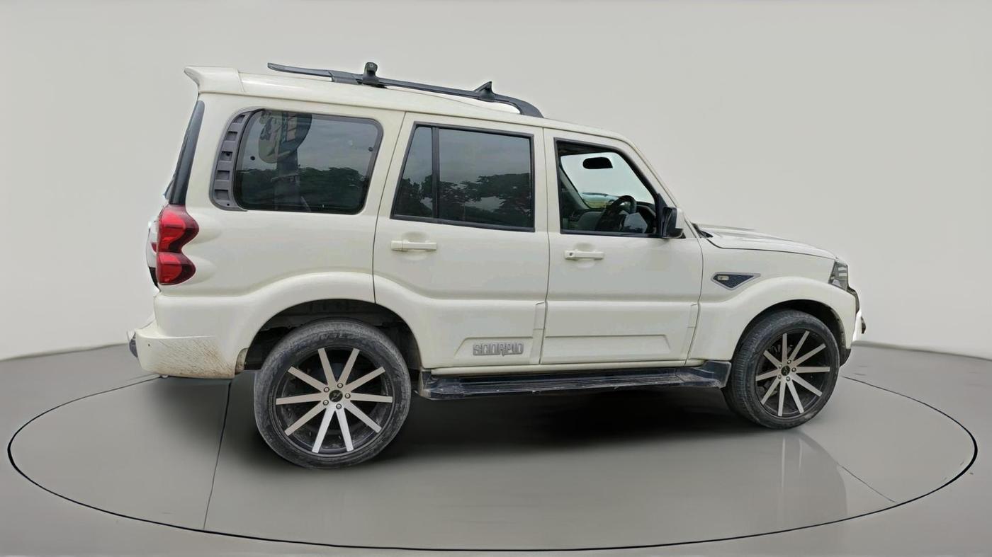 2018 Mahindra Scorpio S7, Diesel, Manual, 97,072 km, exterior