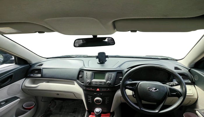 2021 Mahindra XUV300 W4 1.2 PETROL, Petrol, Manual, 82,713 km, interior