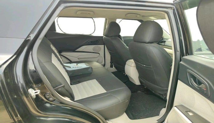 2021 Mahindra XUV300 W4 1.2 PETROL, Petrol, Manual, 82,713 km, interior