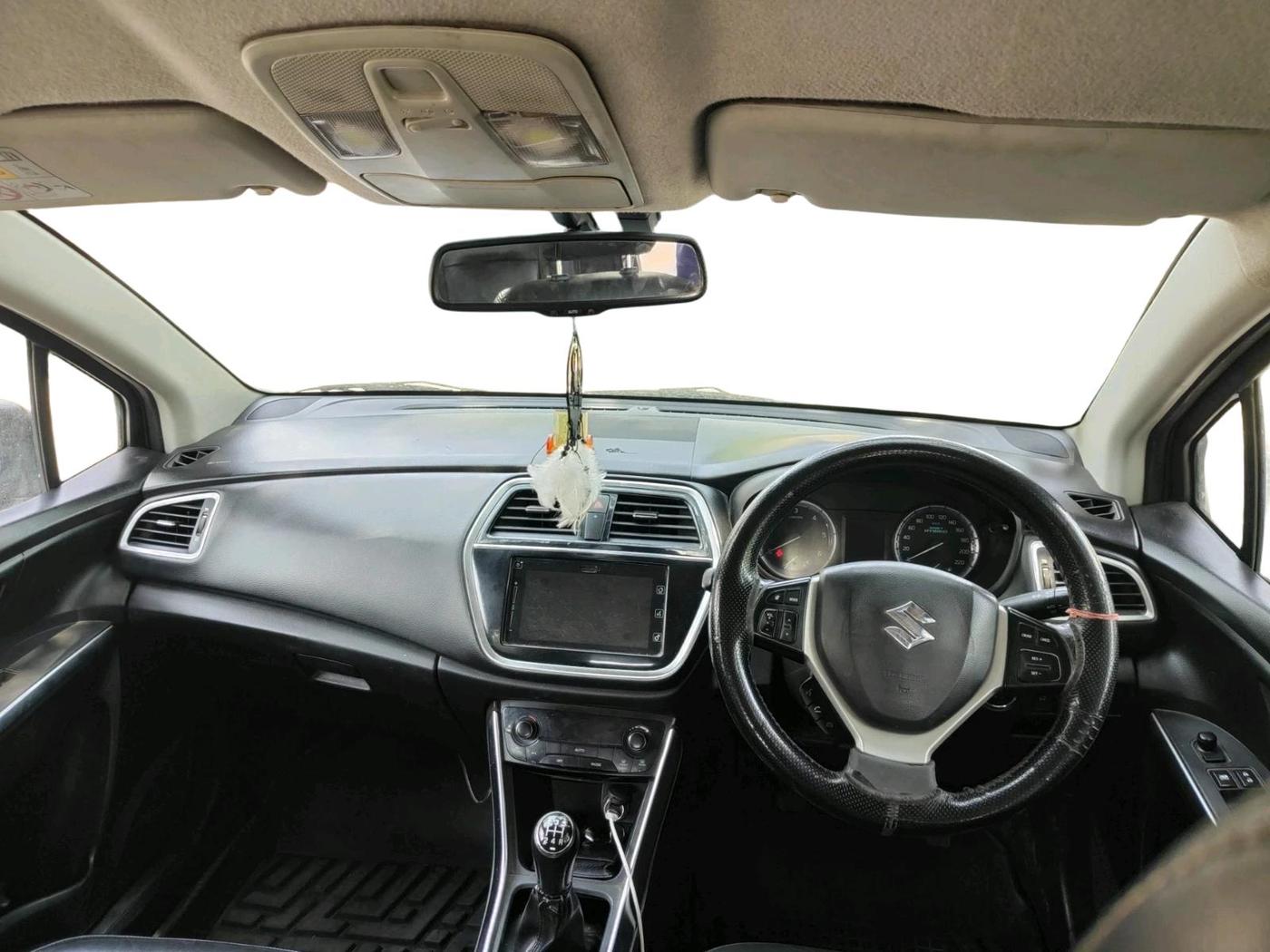 2018 Maruti S Cross ALPHA 1.3, Diesel, Manual, 1,07,679 km, interior